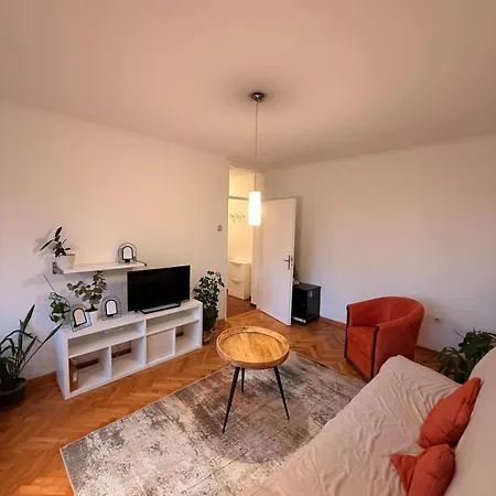 Apartment Light & Cozy Flat Banovo Brdo Belgrad