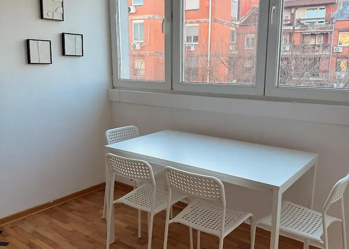 아파트 Light & Cozy Flat Banovo Brdo